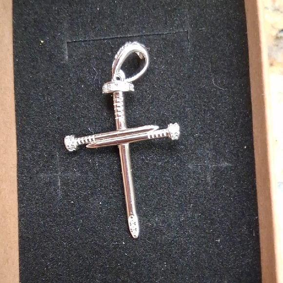 Sterling Silver 0.5 ct Moissanite Cross Pendant - Picture 1 of 6